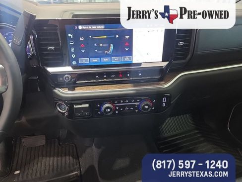 Used 2025 Chevrolet Silverado 1500 LT RWD image 9