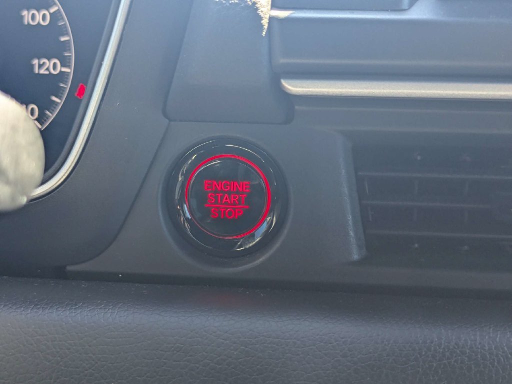 Used 2023 Honda Pilot Sport image 28
