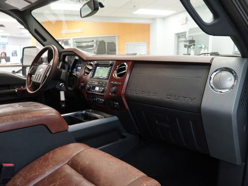 Used 2011 Ford F250 King Ranch w/ King Ranch w/Chrome Pkg AWD/4WD image 35