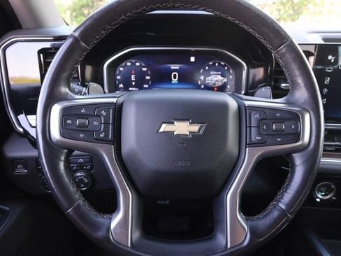 Used 2022 Chevrolet Silverado 1500 LT w/ Protection Package AWD/4WD image 10