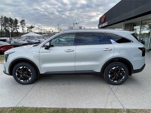 New 2026 Kia Sorento S image 7