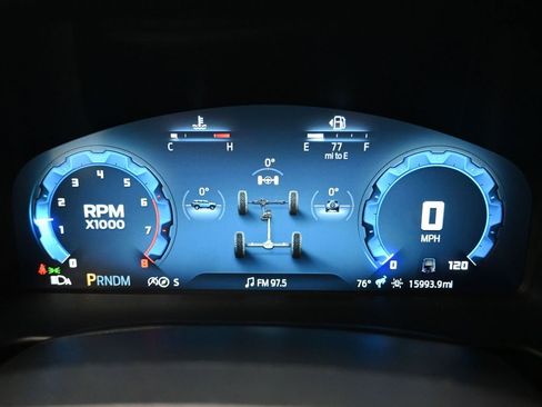 Used 2025 Ford Bronco Badlands image 19