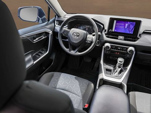 Used 2025 Toyota RAV4 XLE FWD image 26
