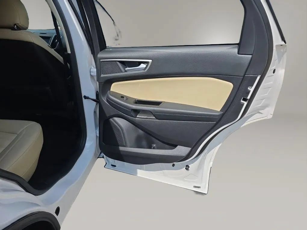 Used 2019 Ford Edge SEL w/ Equipment Group 201A FWD image 48