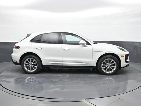 Certified 2023 Porsche Macan AWD/4WD image 22