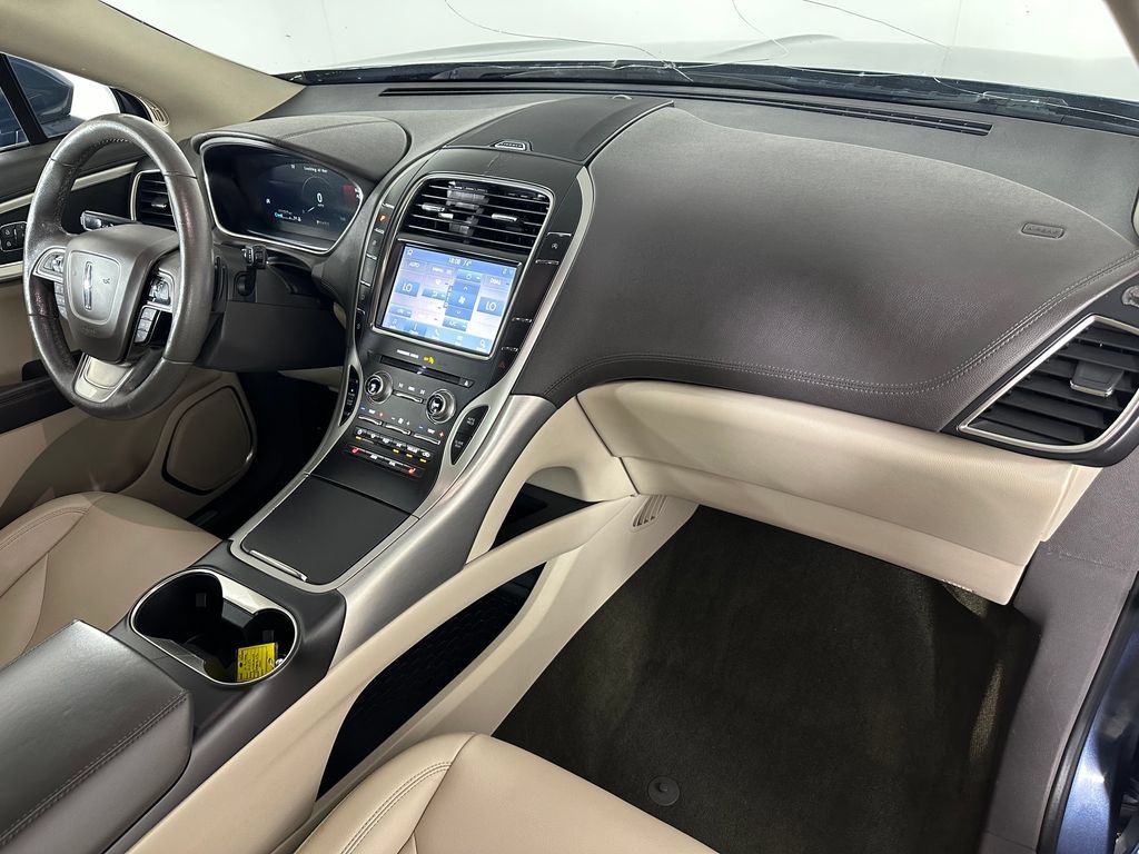Used 2019 Lincoln Nautilus Premier AWD/4WD image 29