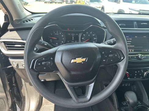 Used 2022 Chevrolet TrailBlazer LT FWD image 22