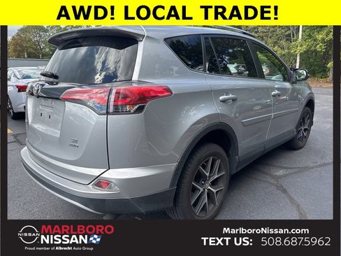 Used 2018 Toyota RAV4 SE image 7