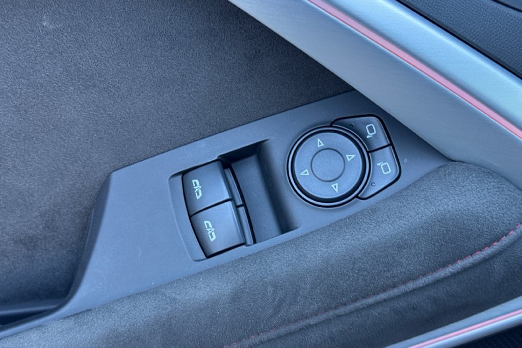 Used 2018 Chevrolet Camaro ZL1 RWD image 12