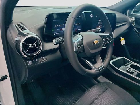 New 2026 Chevrolet Equinox LT w/ Safety and Technology Package FWD image 11