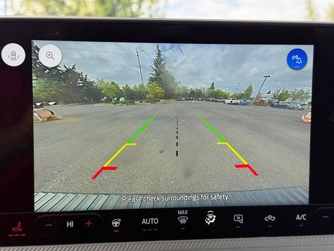 Used 2025 Ford Maverick XLT w/ Equipment Group 301A AWD/4WD image 11