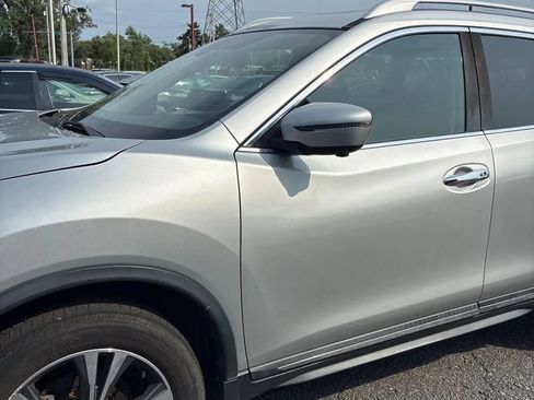 Used 2017 Nissan Rogue SL w/ SL Premium Package AWD/4WD image 2