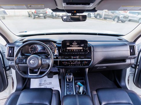 Used 2023 Nissan Pathfinder SL w/ Lighting Package (N92) image 44