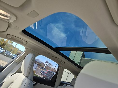 New 2026 Volvo XC60 B5 Ultra w/ Protection Package Premier image 12