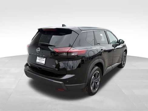 Used 2024 Nissan Rogue SV FWD image 2