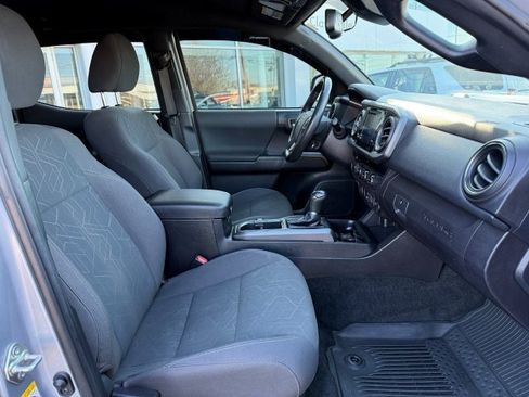 Used 2018 Toyota Tacoma TRD Off-Road image 21