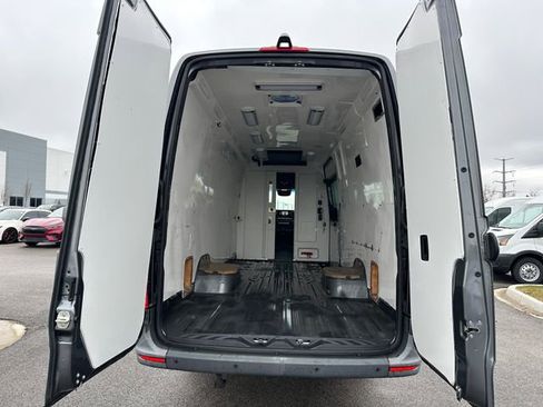 Used 2022 Mercedes-Benz Sprinter 4500 w/ Parking Package image 20