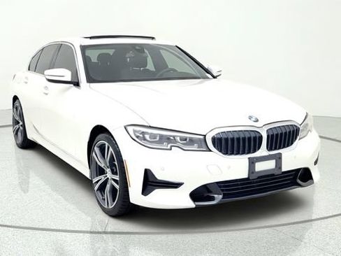 Used 2020 BMW 330i Sedan w/ Convenience Package RWD image 2