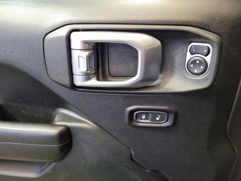 Used 2019 Jeep Wrangler Unlimited Sport S image 27