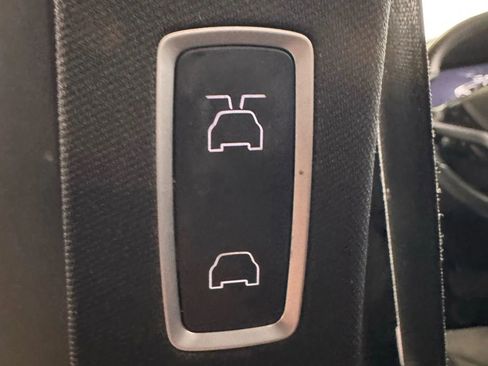 Used 2017 Tesla Model X 75D image 22