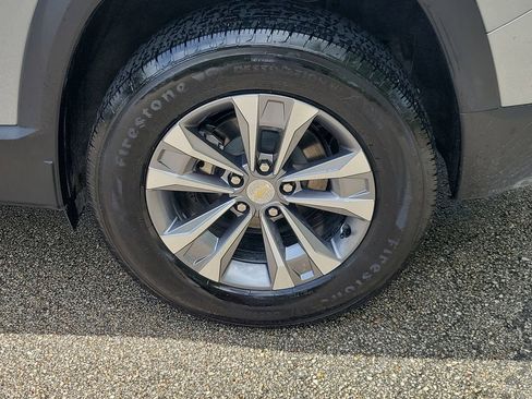 Used 2025 Chevrolet Equinox LT FWD image 5
