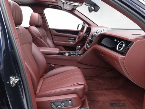 Used 2019 Bentley Bentayga AWD/4WD image 28