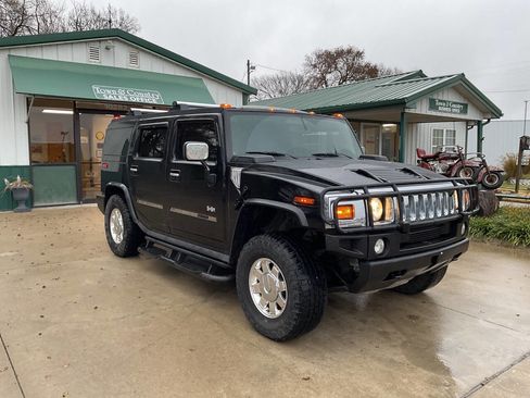 Used 2003 HUMMER H2 w/ Preferred Equipment Group image 3