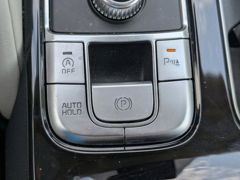 Used 2024 Kia Telluride EX w/ EX Captain's Chair Package image 32