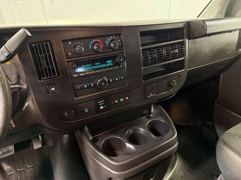 Used 2024 GMC Savana 2500 w/ Driver Convenience Package image 23