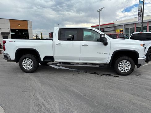 Used 2022 Chevrolet Silverado 3500 LT w/ All Star Edition AWD/4WD image 5
