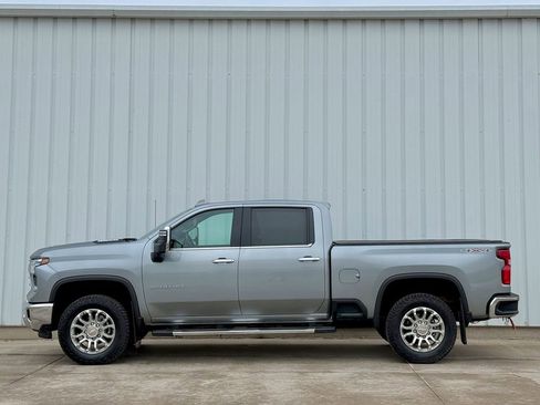 Used 2024 Chevrolet Silverado 2500 LTZ w/ LTZ Premium Package image 2