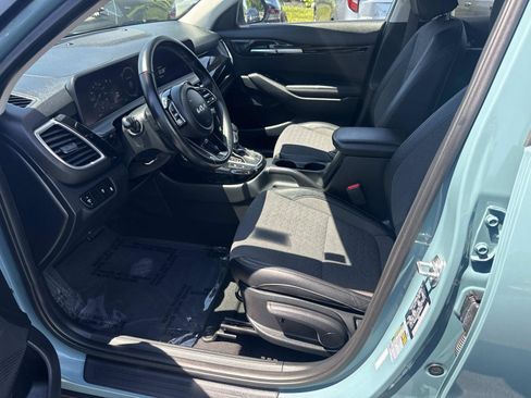 Used 2024 Kia Seltos S AWD/4WD image 18