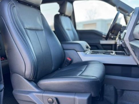 Certified 2022 Ford F250 Lariat w/ Snow Plow Prep Package image 31