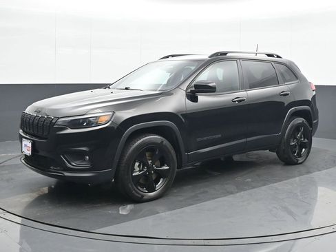 Used 2021 Jeep Cherokee Latitude Plus image 2