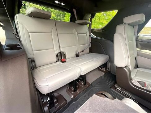 Used 2022 GMC Yukon SLT w/ SLT Premium Package AWD/4WD image 28