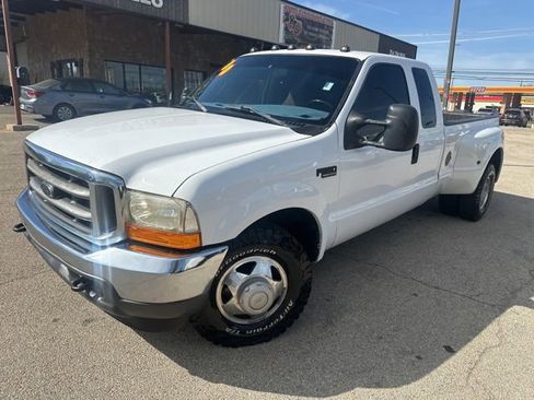 Used 2000 Ford F350 XLT image 2