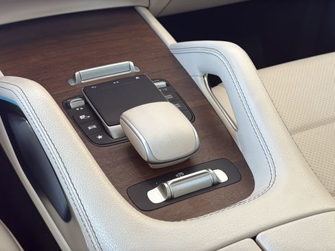 Certified 2022 Mercedes-Benz GLS 450 4MATIC image 43