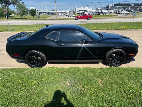 Used 2018 Dodge Challenger R/T Plus RWD image 6