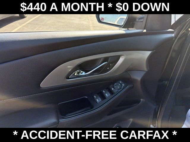 Used 2023 Chevrolet Traverse LT FWD image 14