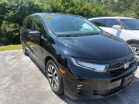 Used 2025 Honda Odyssey EX-L image 3