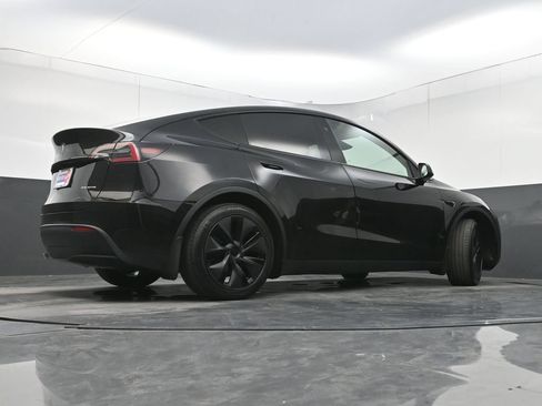Used 2025 Tesla Model Y Long Range AWD/4WD image 27