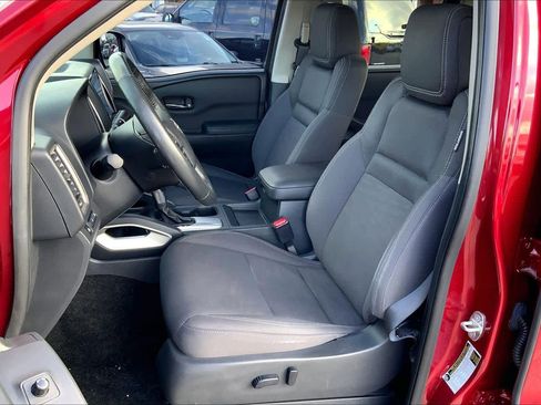 Used 2022 Nissan Frontier SV image 14