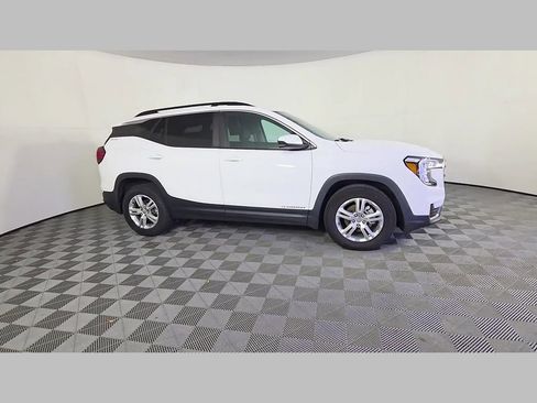 Used 2022 GMC Terrain SLE w/ Driver Convenience Package FWD image 34