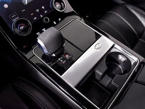 Used 2022 Land Rover Range Rover Velar R-Dynamic S image 28