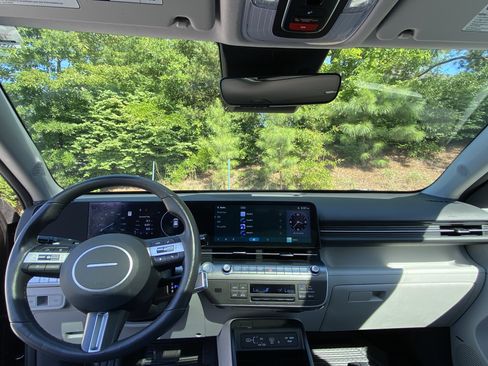 Used 2024 Hyundai Kona Limited FWD image 22