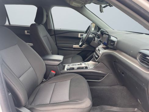 Used 2023 Ford Explorer XLT image 17