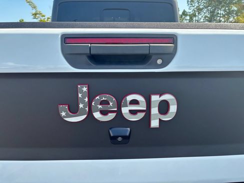 Used 2021 Jeep Gladiator Rubicon w/ Dual Top Group AWD/4WD image 39