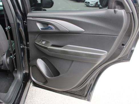 Used 2022 Chevrolet TrailBlazer LT w/ Convenience Package FWD image 14