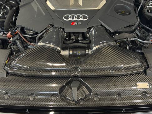 Used 2023 Audi RS 6 w/ Carbon Optic Package AWD/4WD image 31