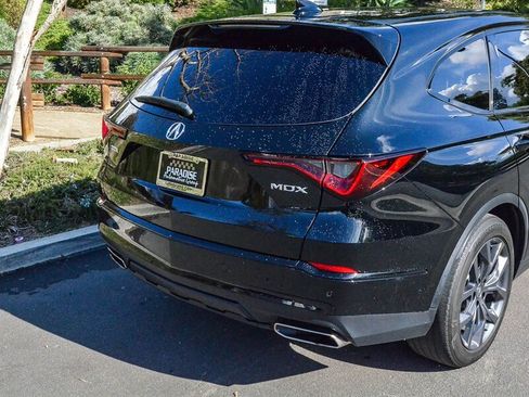 Used 2023 Acura MDX A-Spec image 13
